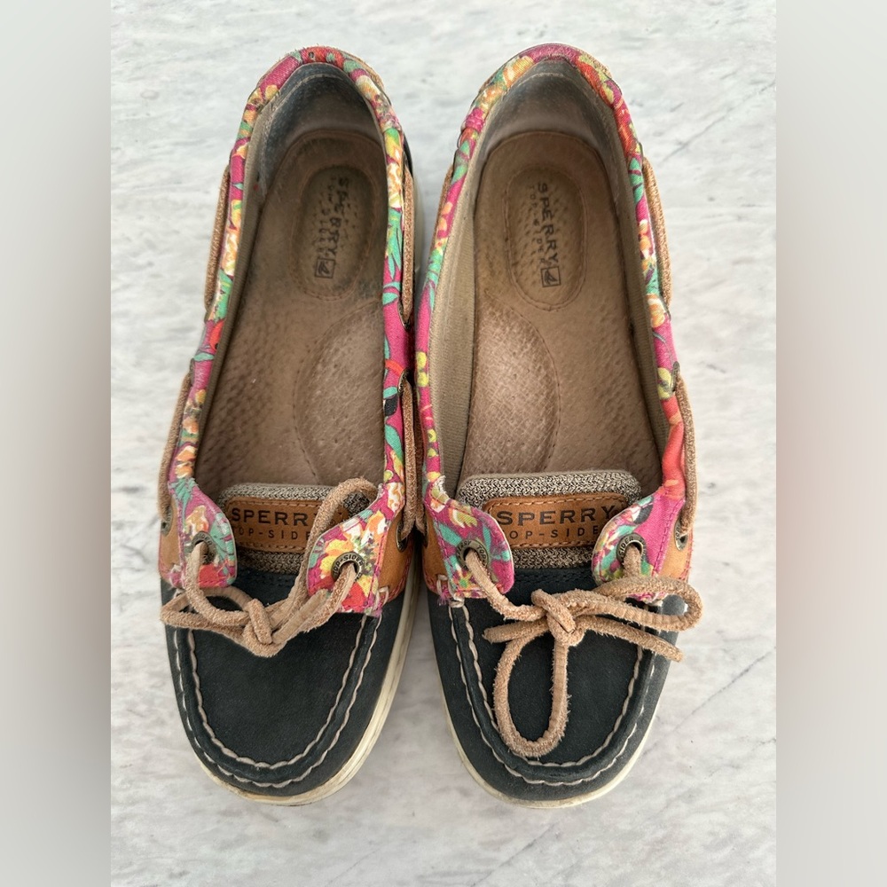 Sperry Top-Sider Navy/Flamingo Women’s boat shoes. Size 6
